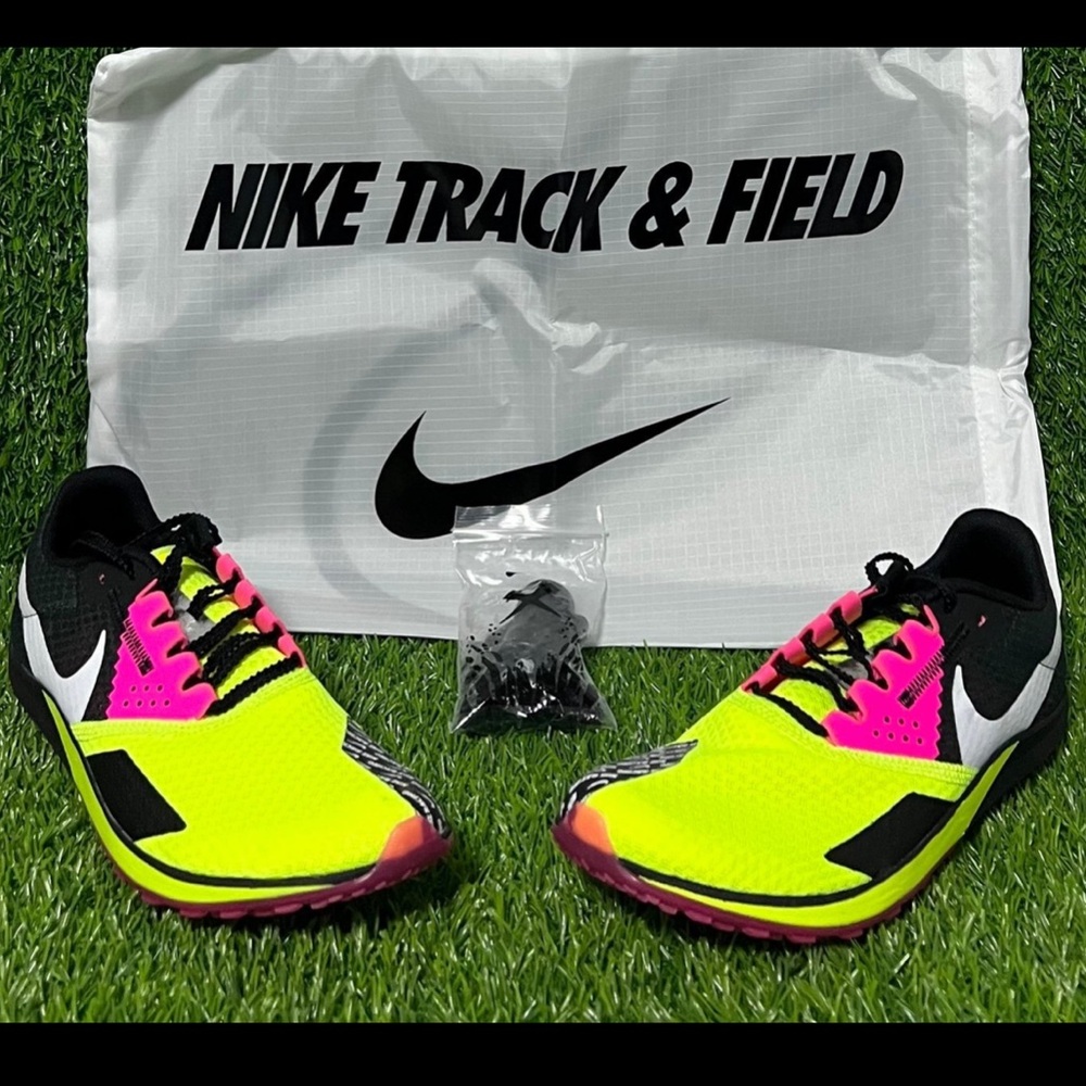 Nike Athletic Uni-Sex Track Shoes - Men’s Size 6 - Women’s Size 7.5